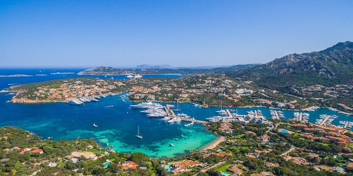 PORTO CERVO – Tre Locali con Terrazzo Cantina e Box