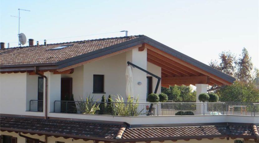Esterno 2