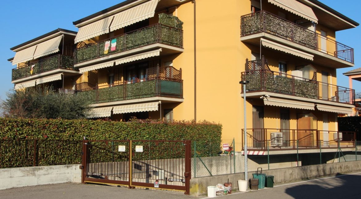 ESTERNO