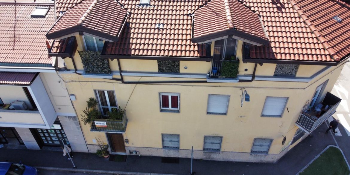 Foto tetto + edificio 1