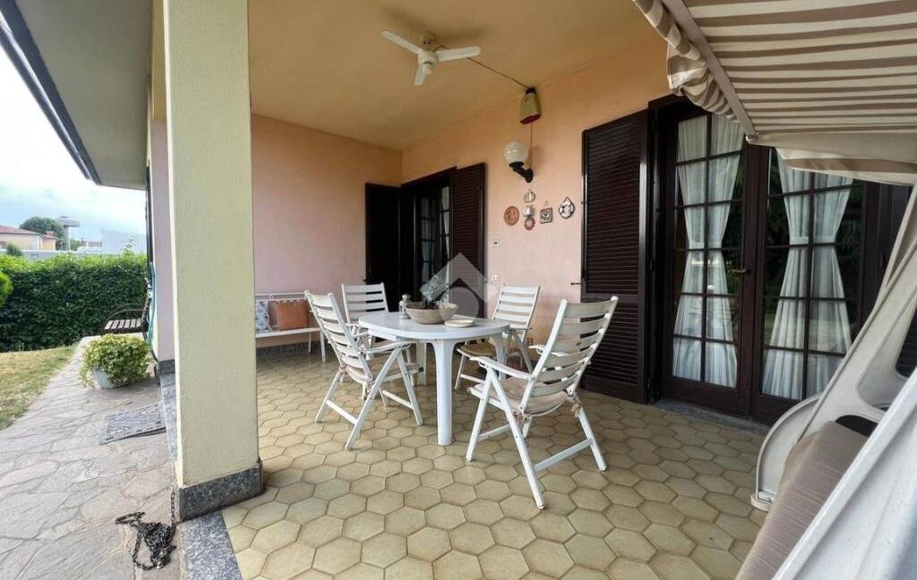 Portico 1