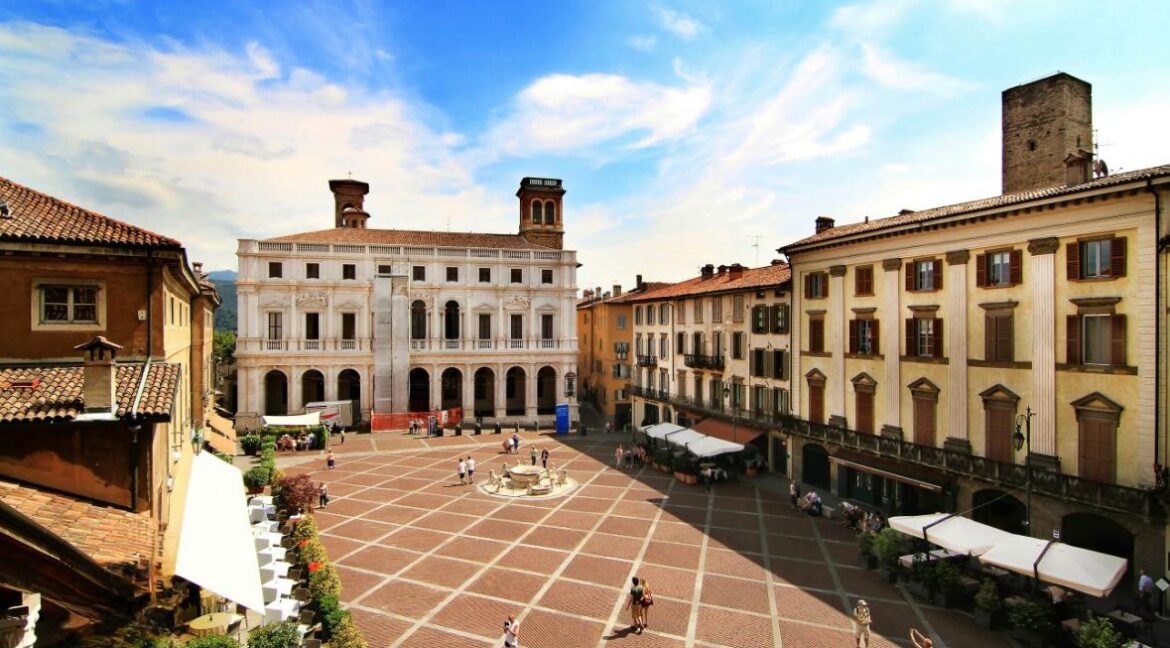 piazza v 1